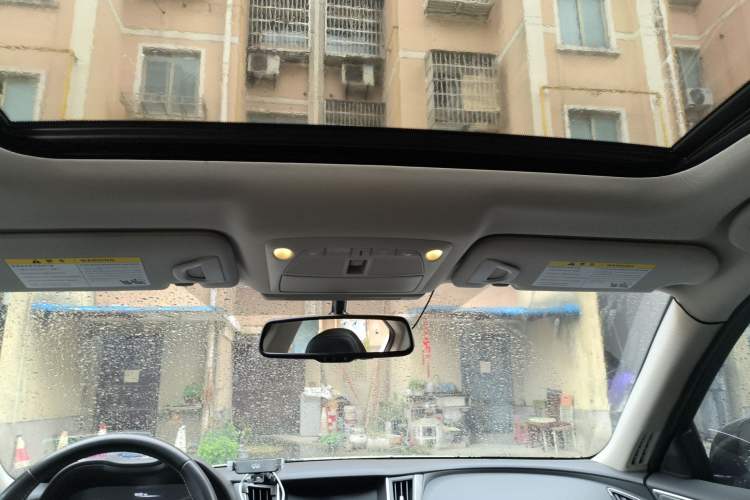 Used Infiniti Q50L 2016 2.0T Enjoyment Edition Headliner