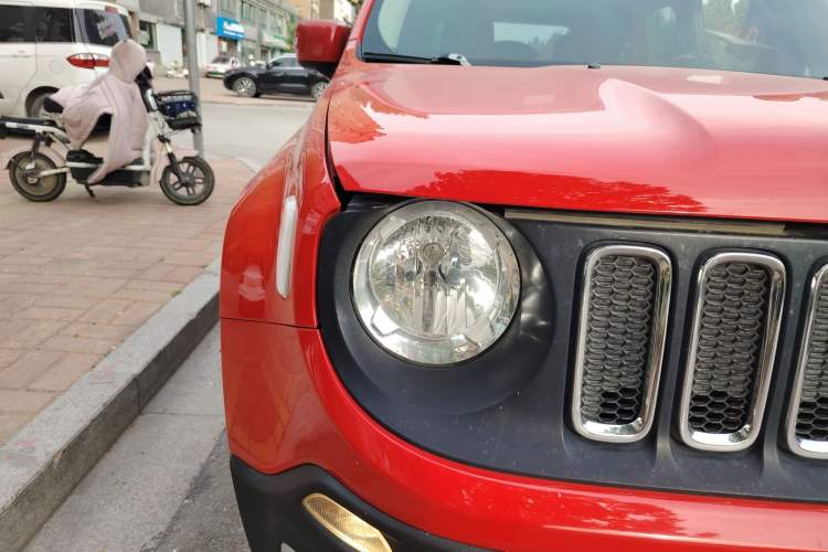 Used Jeep Renegade 2018 Connected Large Screen Version 180T Automatic High-Energy Edition Right Front Headlight