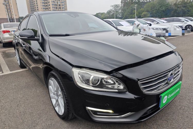 Used Volvo S60 2015 S60L 2.0T Zhiyuan Edition
