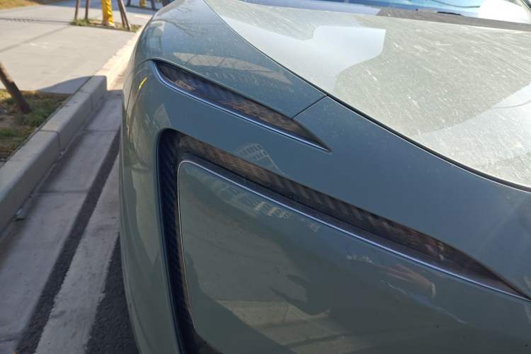 Used Avatr 11 2023 Long-Range Single-Motor Version 5 Seats Right Front Headlight