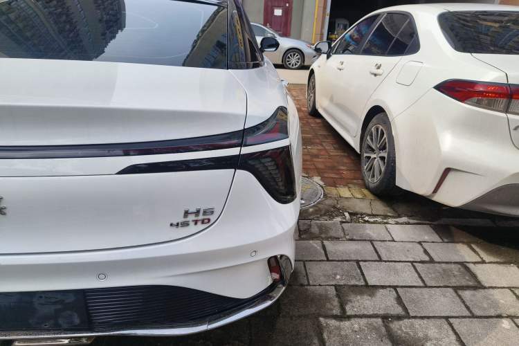 Used Hongqi H6 2023 2.0T ZhiShang Version
