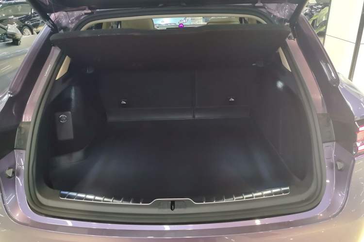 Used Hima AITO M5 2025 Extended-Range Ultra All-Wheel-Drive Version Trunk