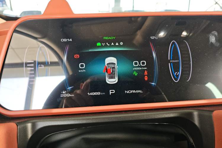 Used ORA Good Cat 2023 401 km Standard Range Luxury Version Lithium Iron Phosphate