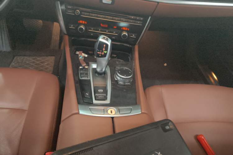 Used BMW 5 Series GT 2015 528i Leading Model