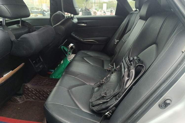 Used Toyota Avalon 2022 2.5L Luxury Edition Left Rear Seat