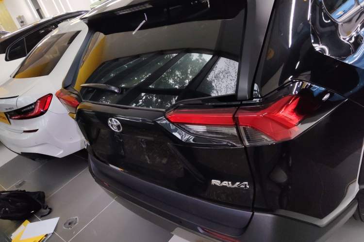 Used Toyota RAV4 2023 2.0L CVT Two-Wheel Drive Fashion Plus Edition