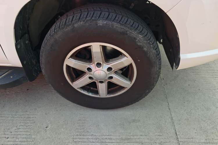 Used JMC Baodian 2022 2.5T Diesel Two-Wheel-Drive Comfort Edition Standard Wheelbase JX4D25A6L
