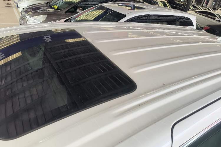 Used Buick GL8 2022 ES Landtrek 653T Comfort Edition Roof