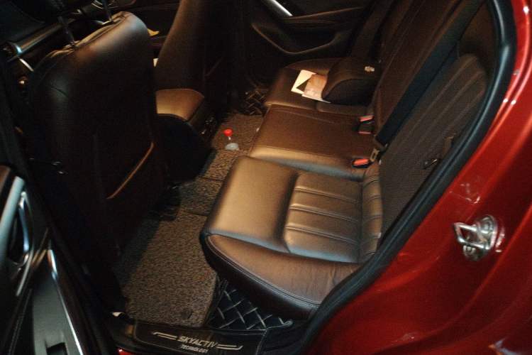 Used Mazda CX-4 2018 2.0L Automatic Two-Wheel Drive Blue Sky Premium Upgrade Version China V Standard Left Rear Seat