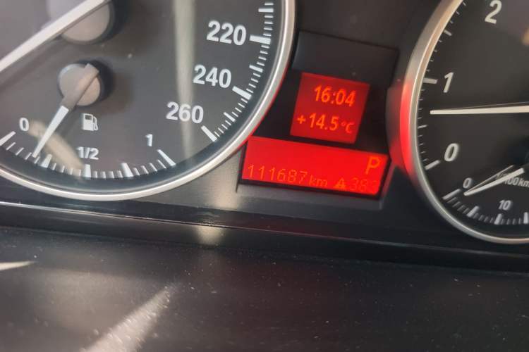 Used BMW 3 Series 2010 320i Luxury Model
