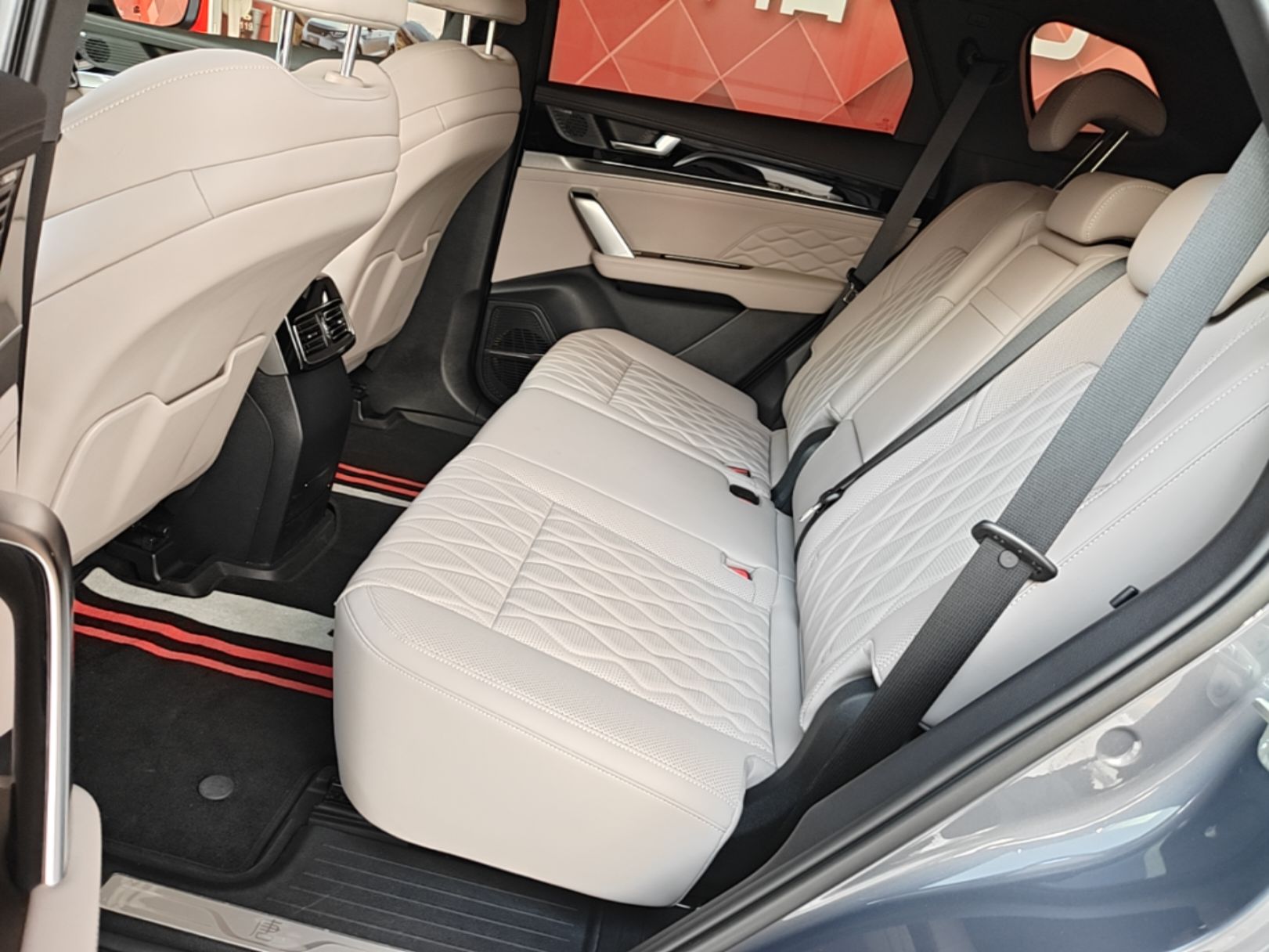 BYD Tang New Energy 2025 DM-i 115KM Prestige Model - Executive — снимка 20