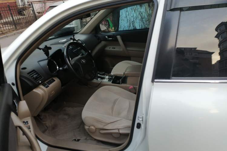 Used Toyota Highlander 2012 2.7L Two-Wheel Drive 7-Seater Elite Edition