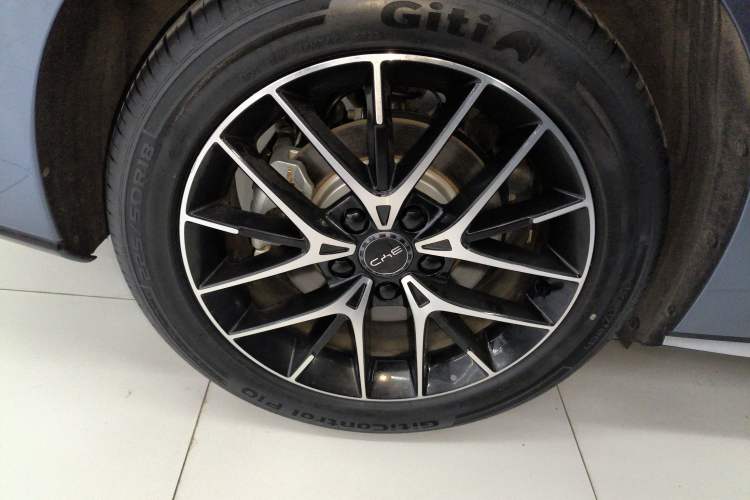 Used BYD Seal 2024 HONOR Edition DM-i 1.5L 121km Prestige Model Right Rear Wheel Hub