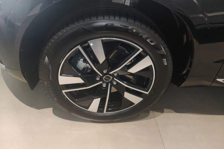 Used Volvo XC60 2026 B5 4x4 Smart Luxury Edition