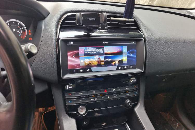 Used Jaguar F-PACE 2016 2.0T Two-Wheel-Drive R-Sport Sport Edition
