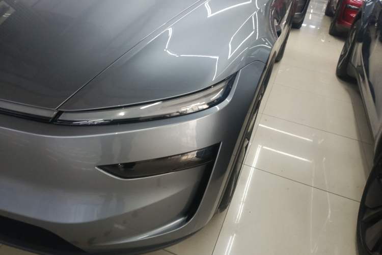 Used Tesla Model Y 2025 Rear-Wheel-Drive Version