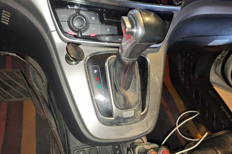 Used Haval H6 2016 Upgraded Model 1.5T Automatic Two-Wheel Drive Prestige Version
