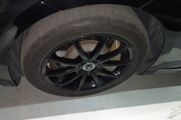 Used Mercedes-Benz EQE 2022 350 Pioneer Edition Left Front Wheel Hub