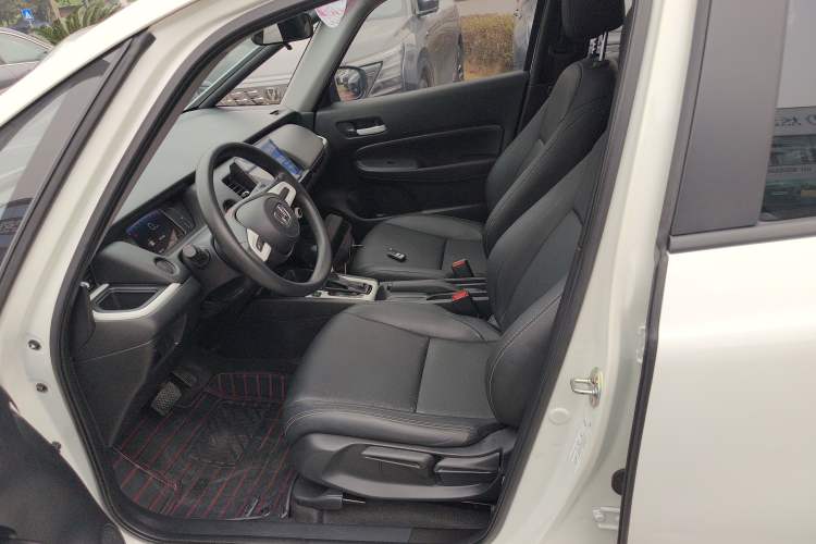 Used Honda Fit 2022 1.5L CVT Trendy Sunroof Edition Left Front Seat