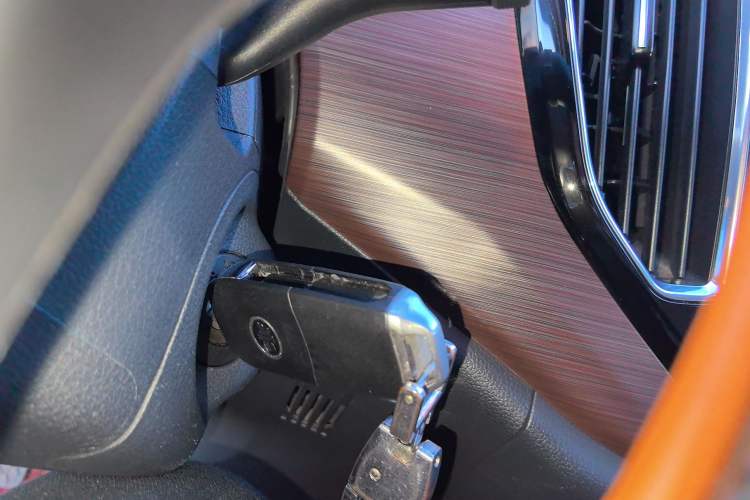 Used FAW Senya R7 2016 1.6L Manual Luxury Model