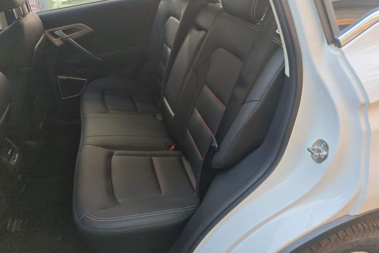 Used Geely Auto Emgrand X7 Sport 2018 1.8TD Automatic Two-Wheel Drive Smart Connect 4G Internet Edition
