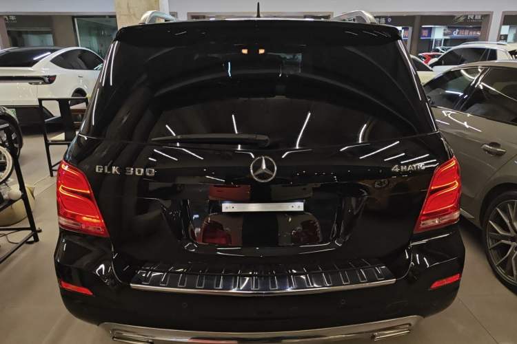 Used Mercedes-Benz GLK-Class 2013 GLK 300 4MATIC Dynamic Sunroof Model
