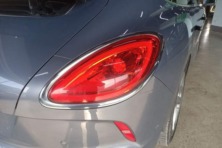 Used ORA Lightning Cat 2022 555 km Luxury Edition