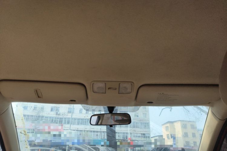 Used Hyundai Verna (older generation) 2010 Sedan 1.4L Manual Comfort GS Headliner