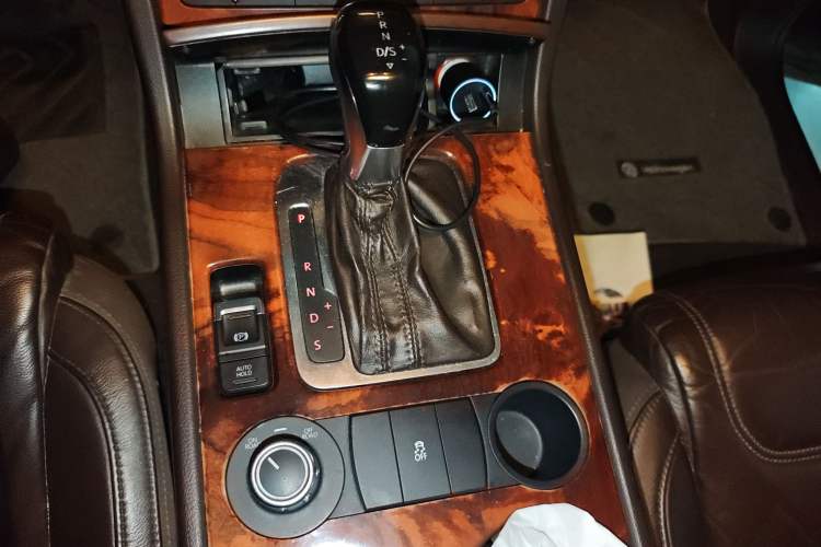 Used Volkswagen Touareg 2011 3.0 TSI Standard Version
