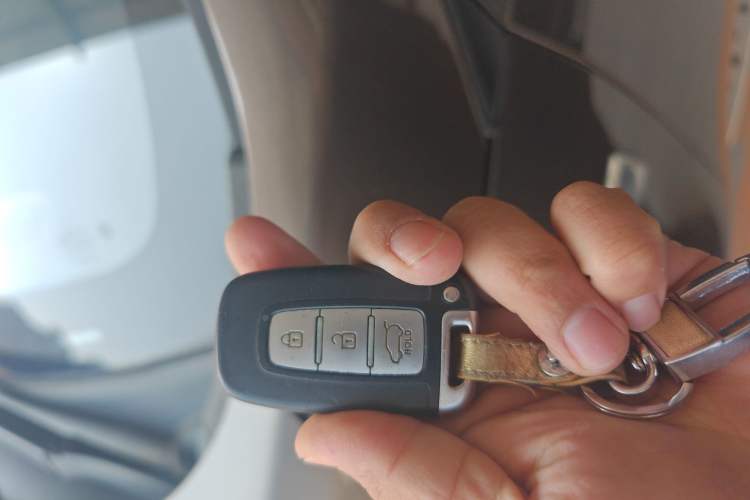 Used Kia Sportage R 2012 2.0L Automatic Two-Wheel Drive GLS
