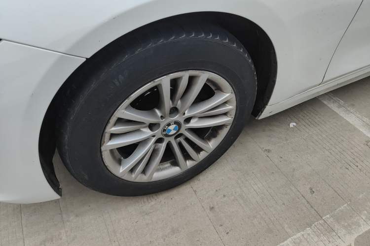 Used BMW 3 Series 2015 316Li Fashion Model
