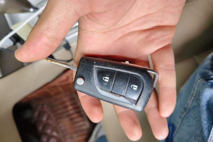 Used Toyota Corolla EX 2011 1.6L Automatic Classic Edition Vehicle Key