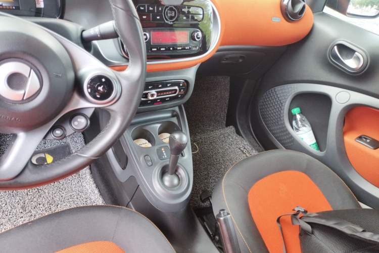 Used smart fortwo 2015 1.0L 52 kW Hardtop Passion Edition
