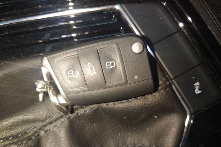 Used Volkswagen Tayron 2023 300TSI Two-Wheel-Drive Luxury Plus Advanced Edition
