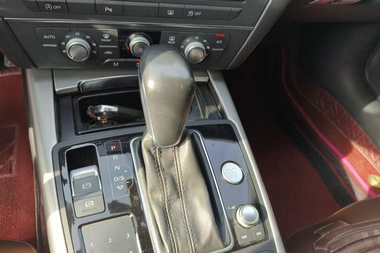 Used Audi A6L 2018 30th Anniversary Edition 35 TFSI Fashion Model
