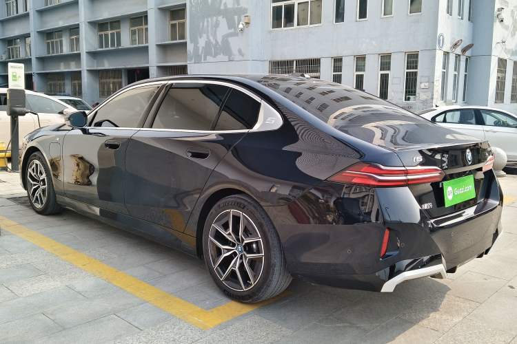 Used BMW i5 2024 eDrive 35L M Sport Package
