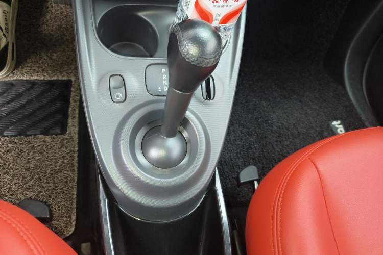 Used smart fortwo 2015 1.0L 52 kW hardtop Dynamic version