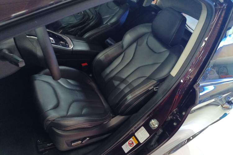 Used Changan CS85 COUPE 2019 1.5T DCT Version China VI Standard