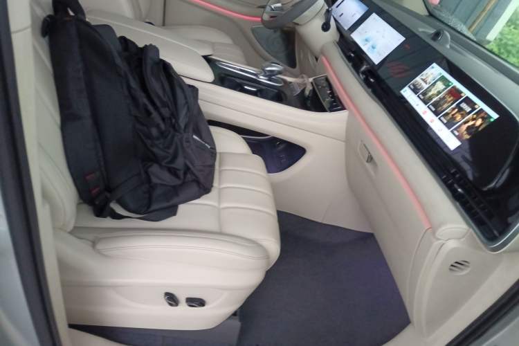 Used VOYAH Dream 2024 PHEV Extended-Range Premium Edition