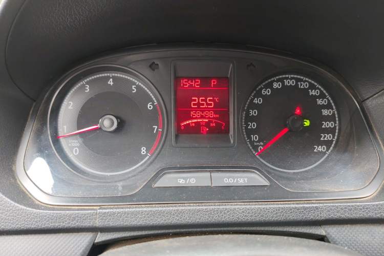 Used Volkswagen Jetta 2017 1.5L Automatic Fashion Model Odometer Close Up