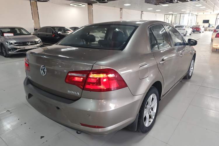 Used Volkswagen Bora 2015 Value Edition 1.6L Automatic Comfort Version