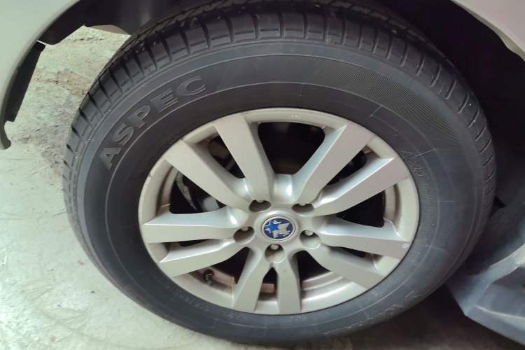 Used Venucia T70 2015 2.0L CVT Smart Choice Edition Exterior 3