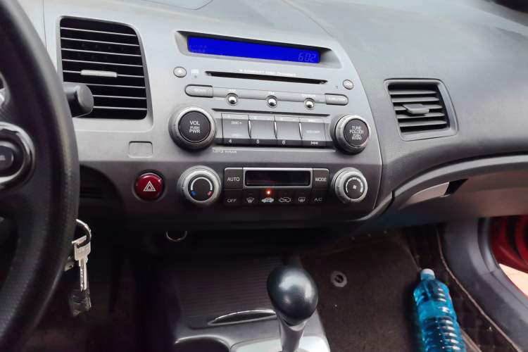 Used Honda Civic 2009 1.8L automatic prestige version
