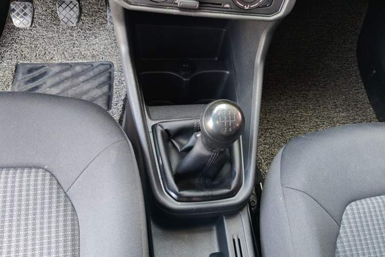 Used Volkswagen Santana 2016 1.4L Manual Fashion Edition Gear Lever