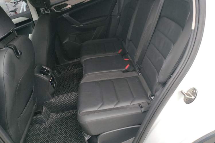 Used Volkswagen Tayron 2020 330TSI Two-Wheel Drive Luxury Smart Connectivity Version Left Rear Seat