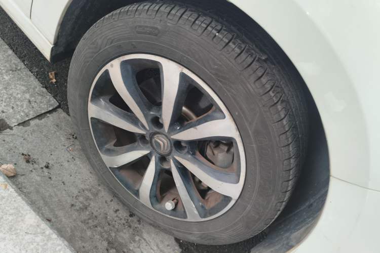 Used Citroen C4 Sega 2016 1.6L Automatic Luxury Model Right Front Wheel Hub