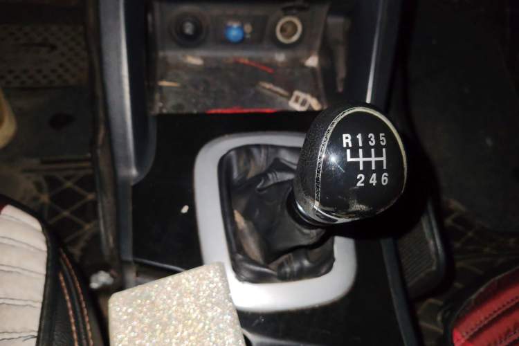 Used JAC Group Refine S5 2013 2.0T Manual New Edition
