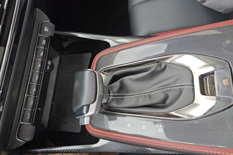 Used CHANGAN OSHAN X5 2021 1.5T DCT Flagship Edition Gear Lever