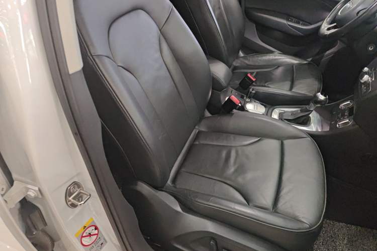 Used Audi Q3 2015 30 TFSI Comfort Model
