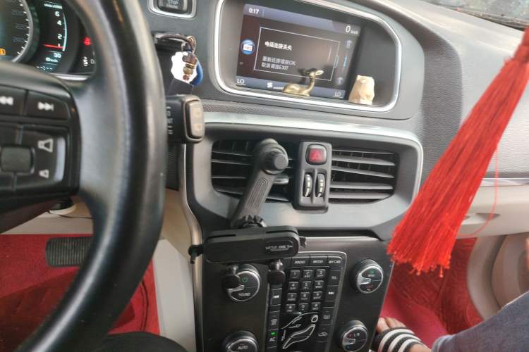 Used Volvo V40 2013 2.0T Zhiya Edition Audio And AC Panel